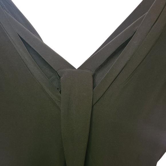 Daytrip by Buckle Metallic Silver Ruched V-Neck Top – Women’s Small - Picture 4 of 9